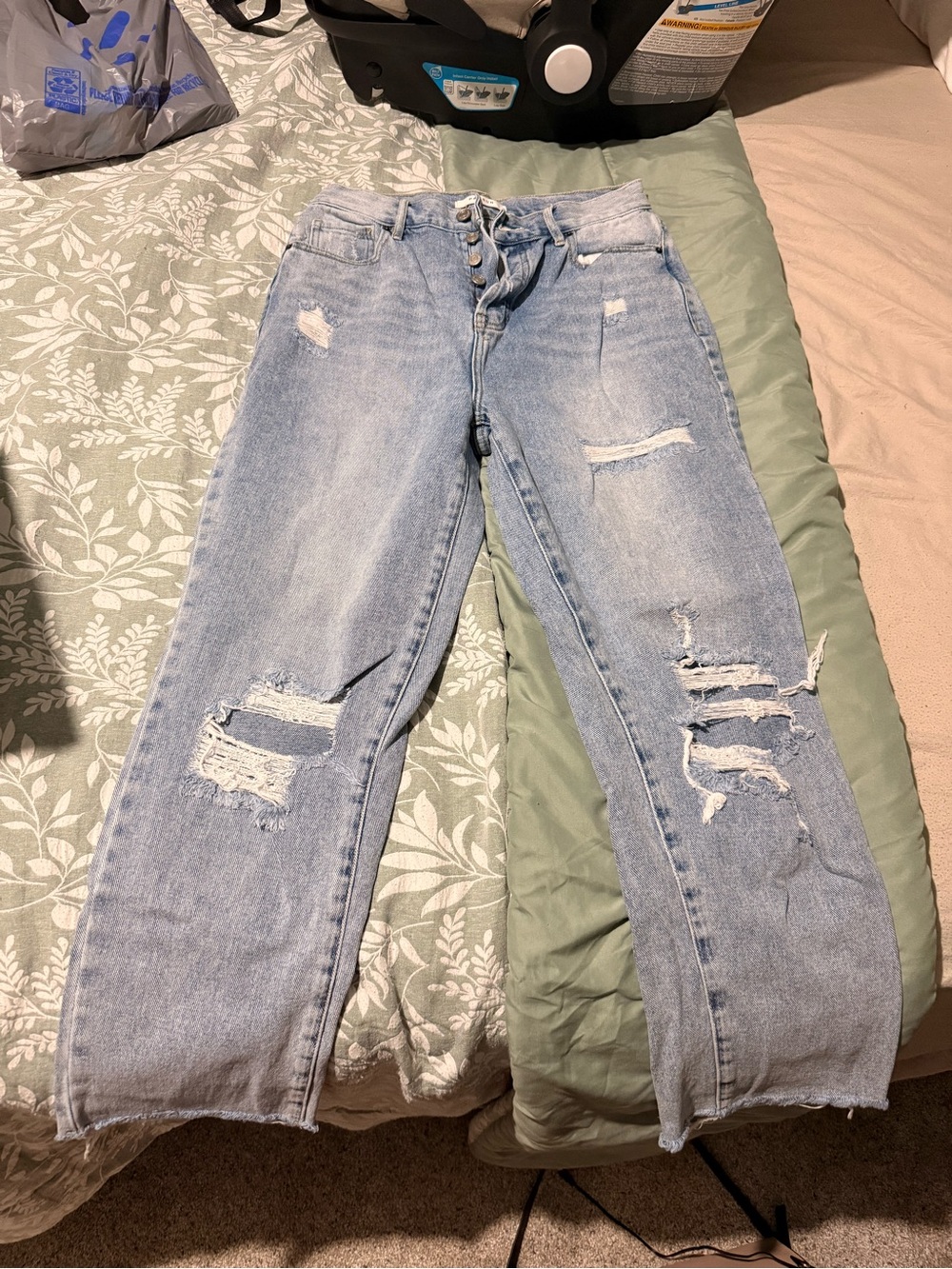 PacSun Light Wash Distressed Boyfriend Jeans